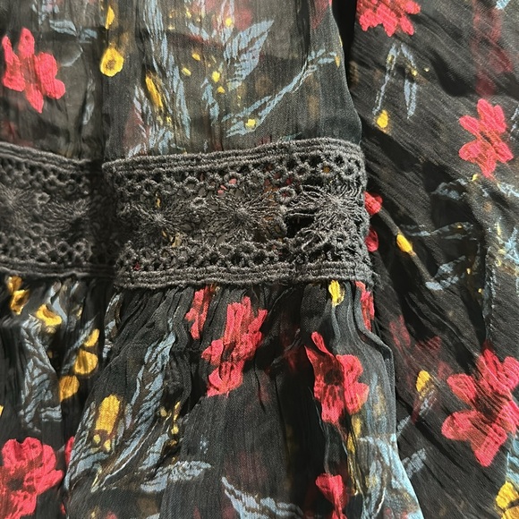 Beautiful sheer floral top-Free People size S - Picture 2 of 8